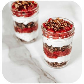 strawberry-crisp-yogurt-parfaits
