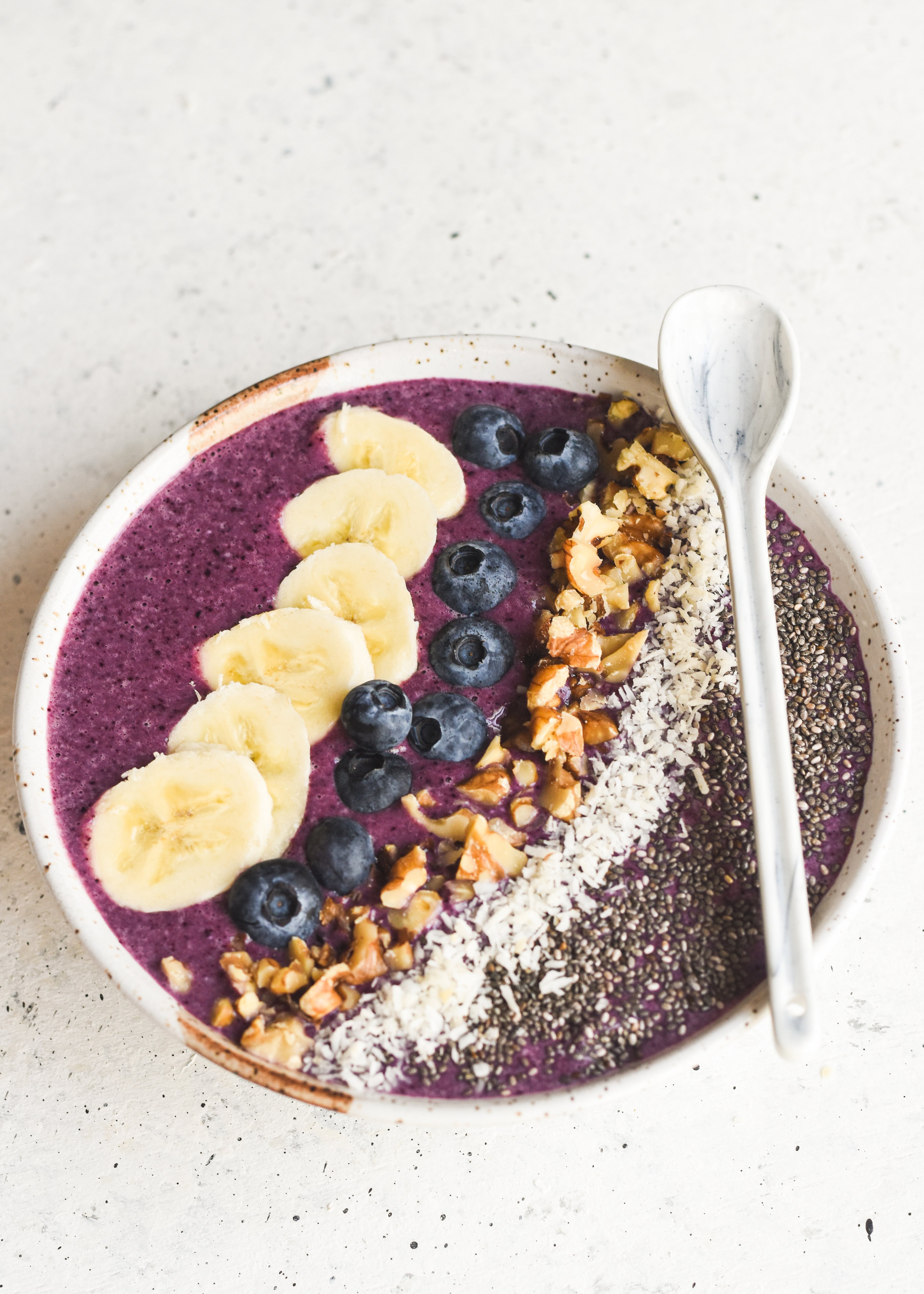 Vegan-Berry-Oat-Smoothie-Bowl-1