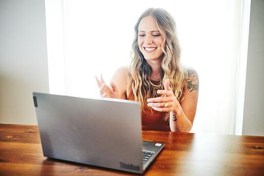 ivy-video-chat-hands